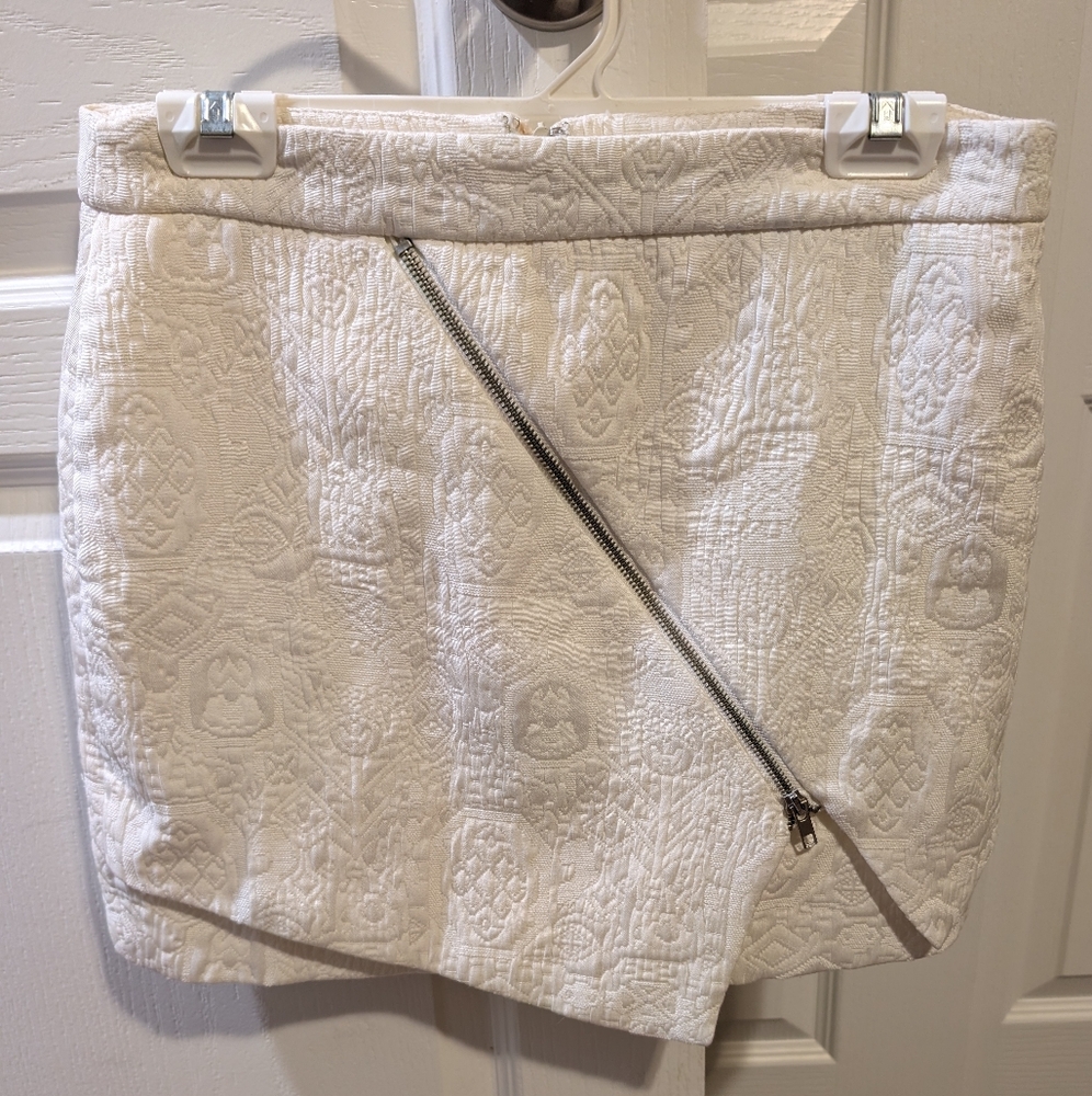 Forever 21 White Textured Mini Skirt